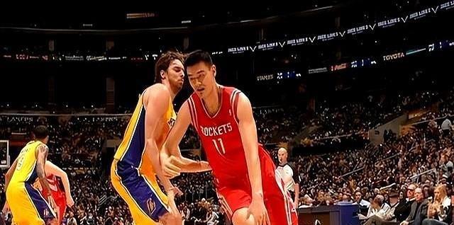 毁了王治郅，逼姚明退役，他凭一己之力让中国篮球倒退了二十年！