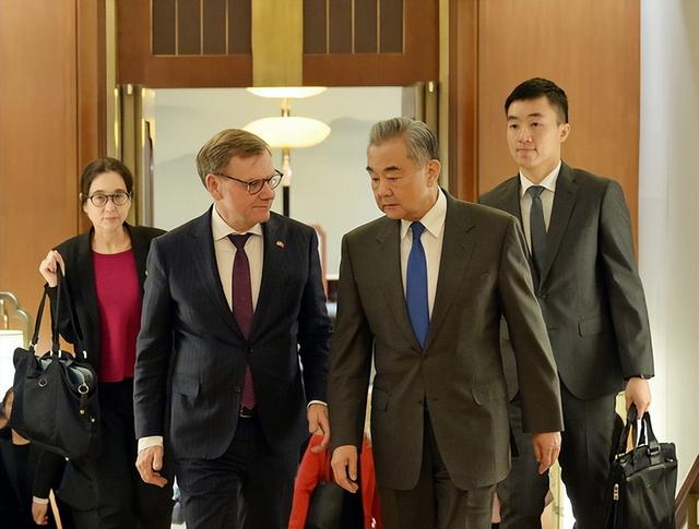 高市早苗想翻案？中方甩出7大铁证	，当着战败国的面，给台湾定性