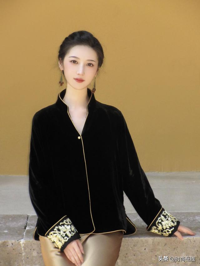 青海一校花	，青春靓丽，五官精致，身材高挑	，太迷人了！