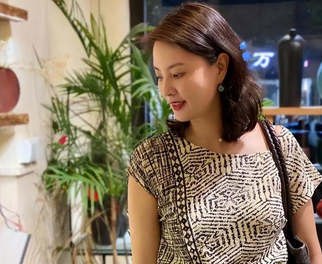 她是央视最惨女主持，男友死刑，丈夫入狱，如今48岁被释永信牵连