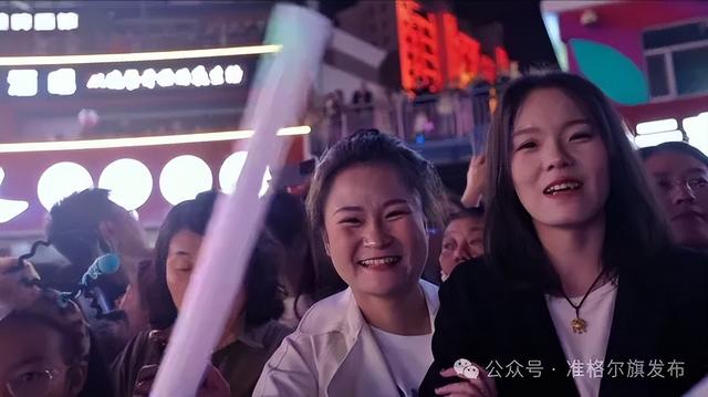在准格尔相遇：游客的笑脸，是最好的答卷