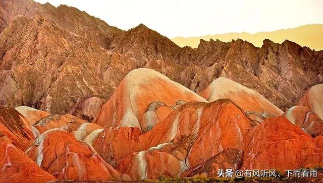 甘肃张掖：七彩丹霞迎客来