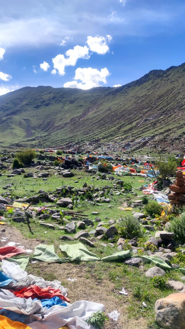 拉萨堆龙苯教直龙遗址,寺保留了吐蕃的残垣断壁,沧桑感扑面而来