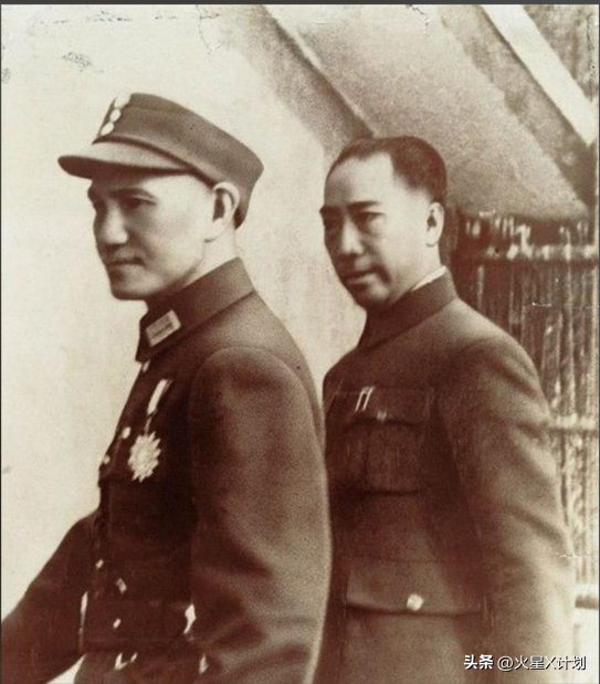 戴笠与胡蝶的真实影像，胡蝶美艳摄人心魄，戴笠面容冷峻不怒自威