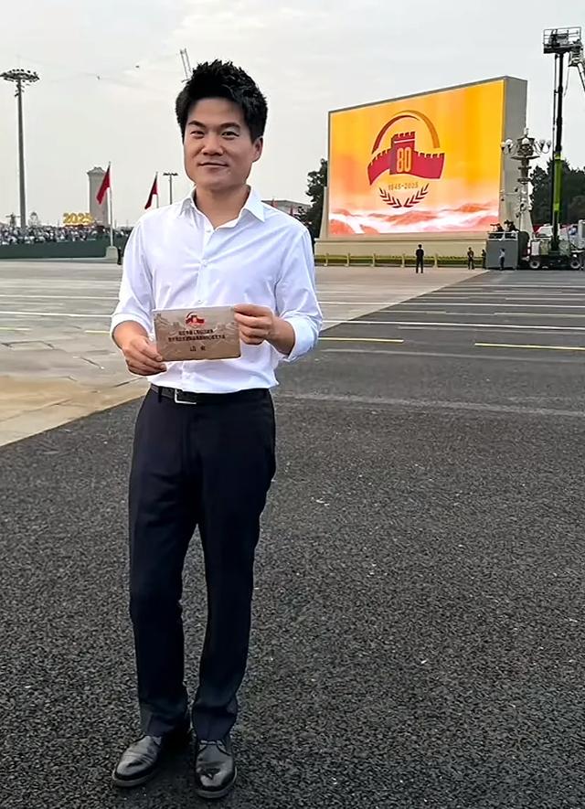 董宇辉的爆火是复制不来的、文华底色和知行合一是他的终极壁垒