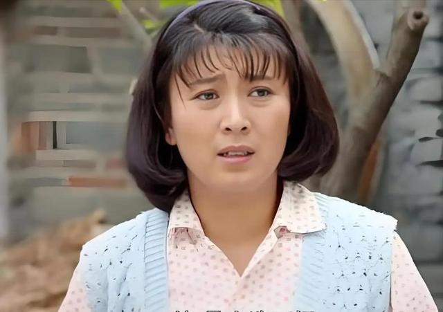 闫学晶风波再升级！一人被行拘，婚变丑闻再被扒，越扒越荒唐