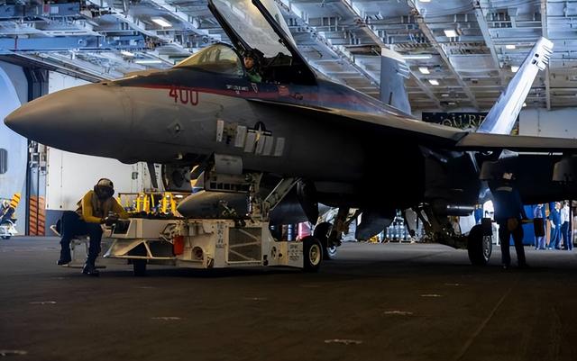 “杜鲁门”号航母事故链暴露美军战力体系性衰退