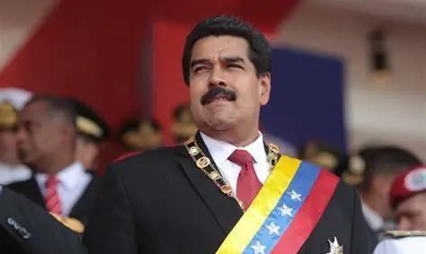 美航母压境委国海岸，普京紧急下令空投军援，拉美成大国角力战场