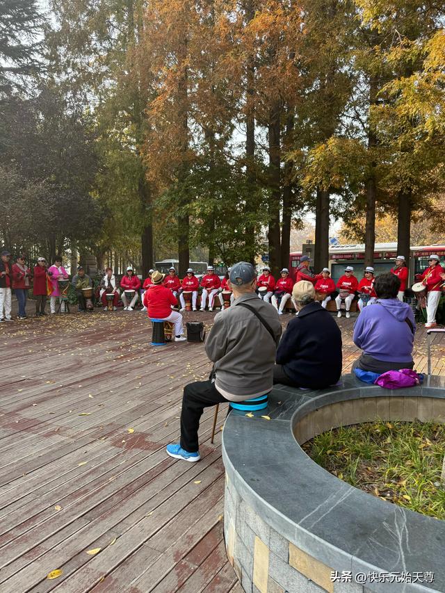 我一上午去了两个公园，