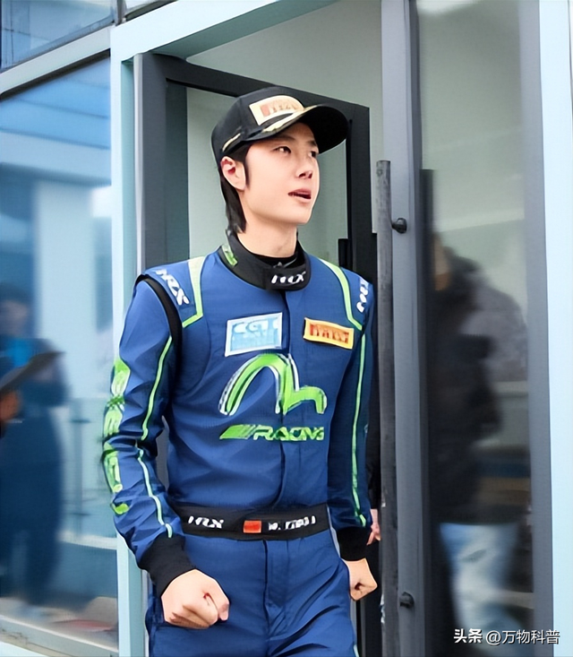 钱再多有什么用？28岁王一博手滑坠海，才懂陈道明那番话的含金量