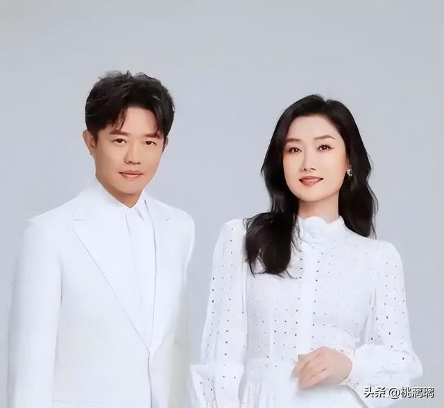 凤凰传奇的44岁玲花，怕是走上了玖月奇迹王小玮的“老路”