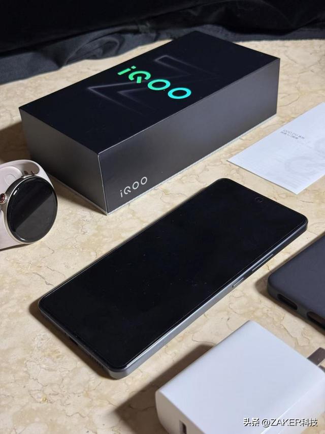 iQOO Z10 Turbo+实测：平民游戏神机，性能续航一手抓