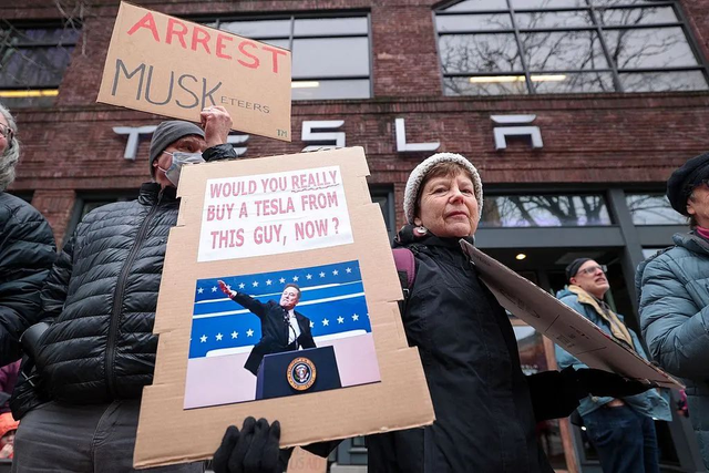 特斯拉在欧洲全面溃退	，马斯克是时候思考未来了
