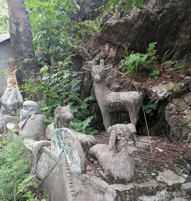 广西崇左市大新县深山里废弃的石雕群，拥有文保潜力为何没人搭理