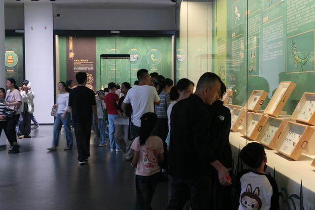 欢度双节·盛世明月照江南|当爱国心邂逅团圆情，假期盐博好戏连台