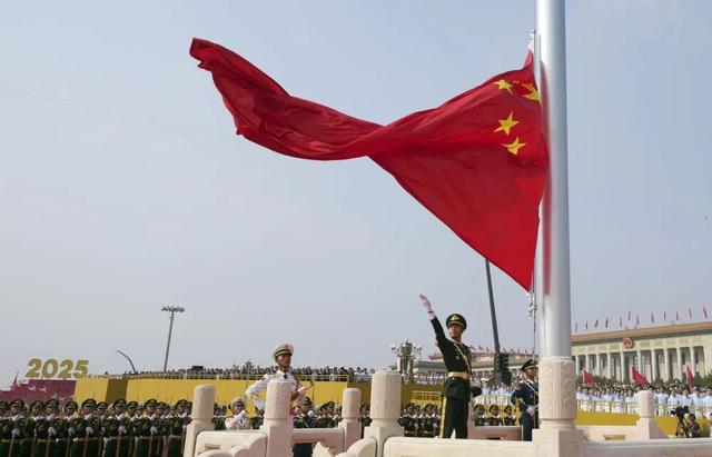 没来北京的特朗普，在九三大阅兵当天很上道，专门给中国送祝福