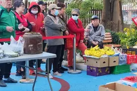 实惠新鲜！老小区里开“早市”，便民不扰民图片
