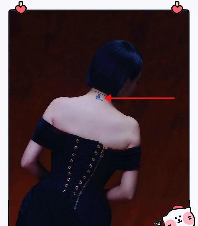 小S含泪领奖，脖子上的大S骨灰项链，是她最后的盔甲