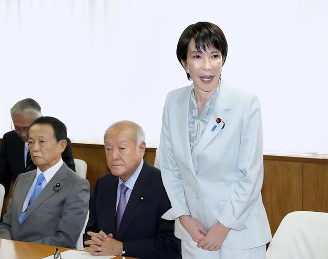 刚当选就改口，高市早苗对华态度改变，接连对华做出承诺