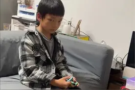 小朋友被妈妈奖励外卖随便点 “以为点个炸鸡，结果点了个手机” 网友:坑娃套路遥遥领先图片