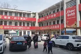 为开封文旅加油，鼓楼法院假期为外地游客提供便民服务图片