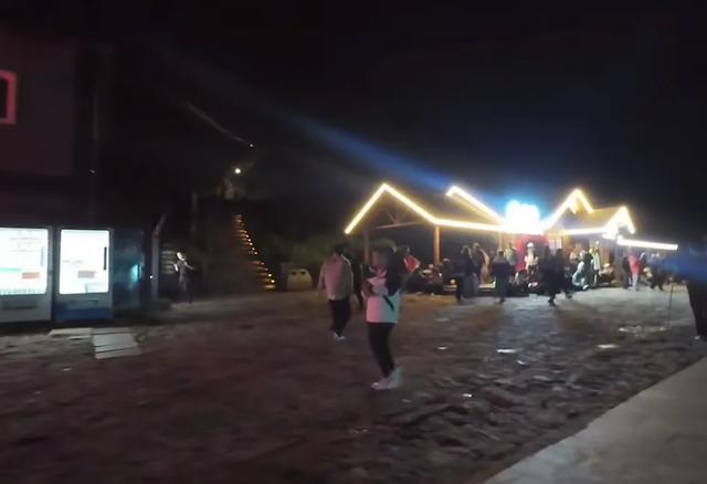 去了一趟江西武功山旅游,发了朋友圈,以为有人点赞,结果尴尬了