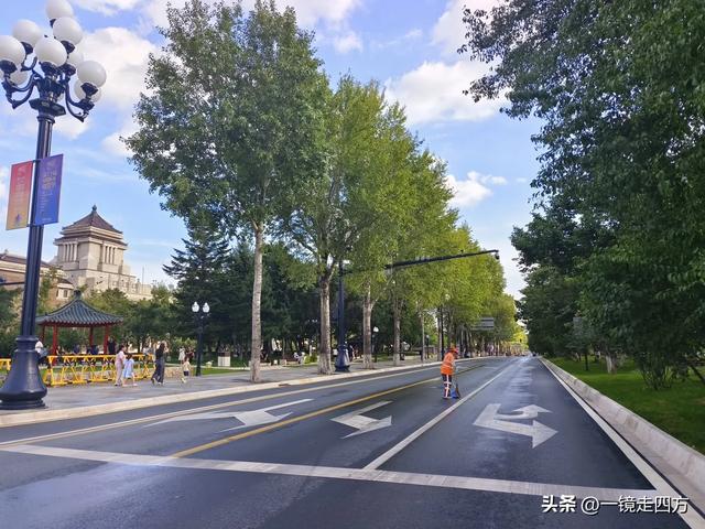 周末16点，长春新民大街又准时变身步行街，市集和舞台开放