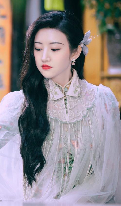 热巴倪妮争演“尾鱼女郎”，改编差强人意，为何难续司藤神话