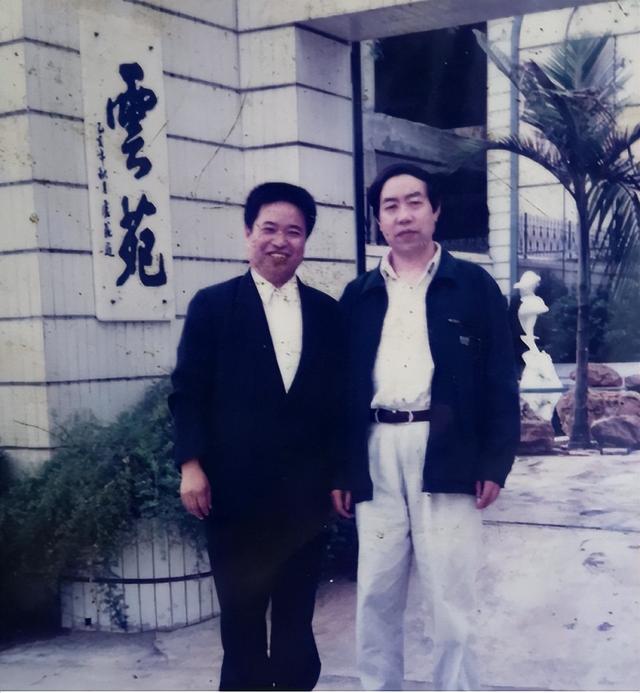 63岁骑行西藏，70岁建奇石馆，越老玩得越嗨