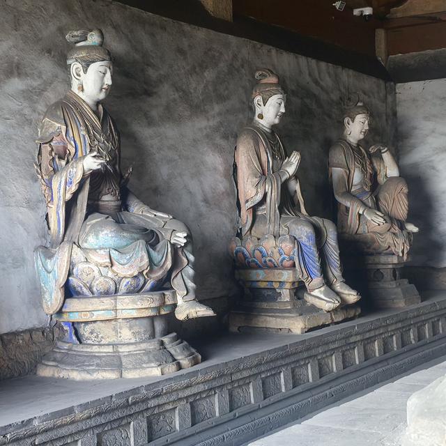 长子县的法兴寺，完全从异地搬迁，寺内三绝全国无双，是最大看点
