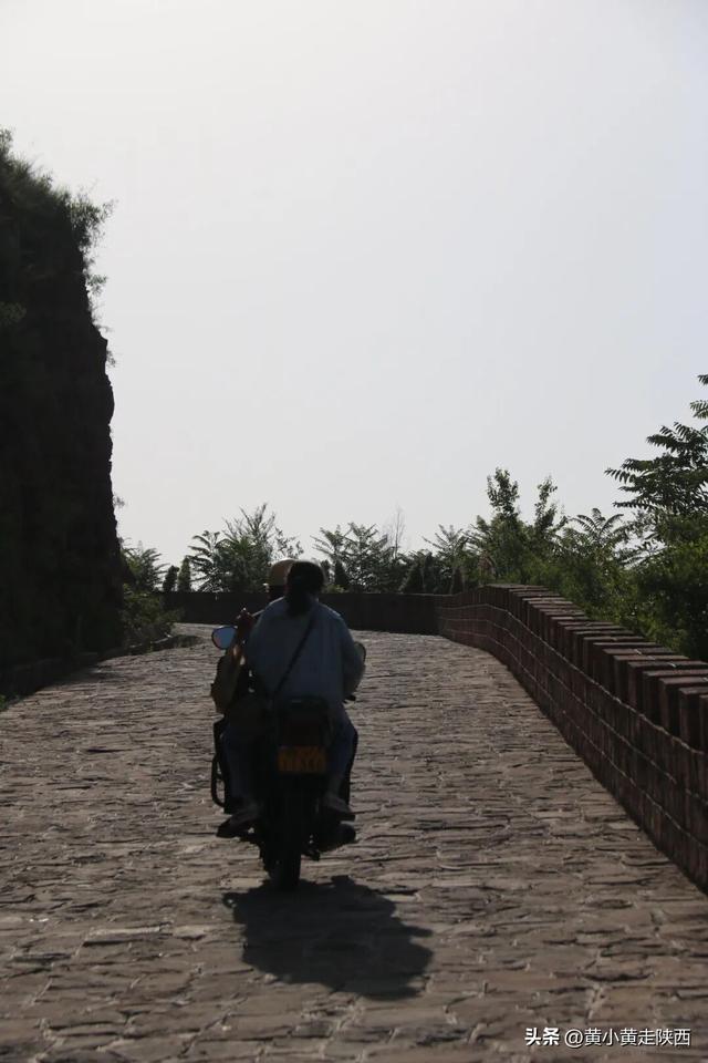 陕西最不起眼的小城！藏着全国罕见的奇观，火车直达零门票