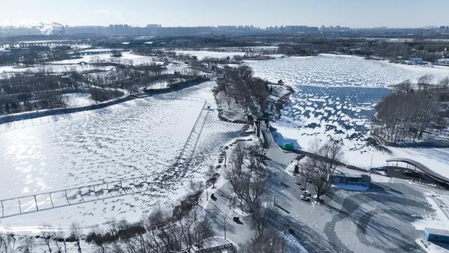 霁雪北湖 冰封水墨