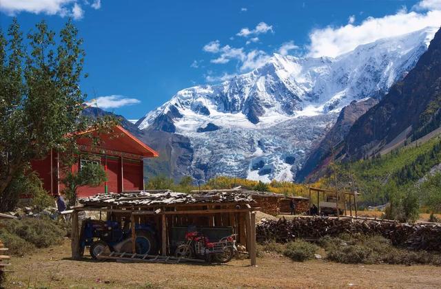 别再只盯着桃花了！林芝的雪山湖泊春天一样封神