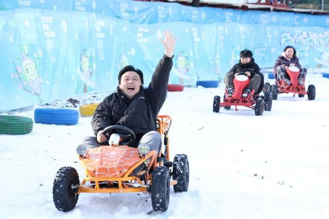 80米超长冰滑梯又双叒来啦！还有企鹅巡游