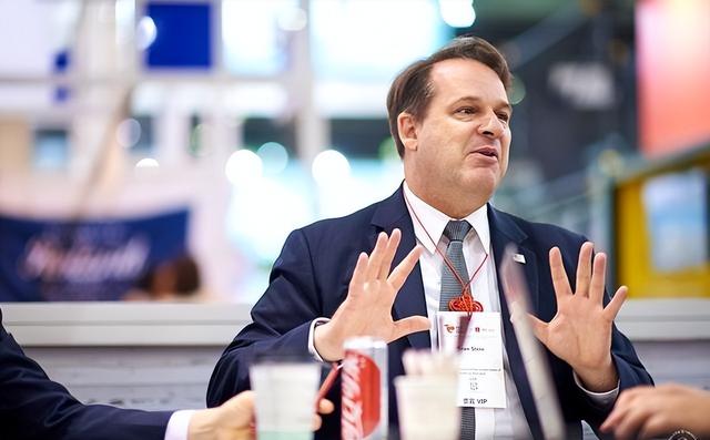 苹果们这下傻眼了：当初跑去印度避税，现在中国关税比印度还低