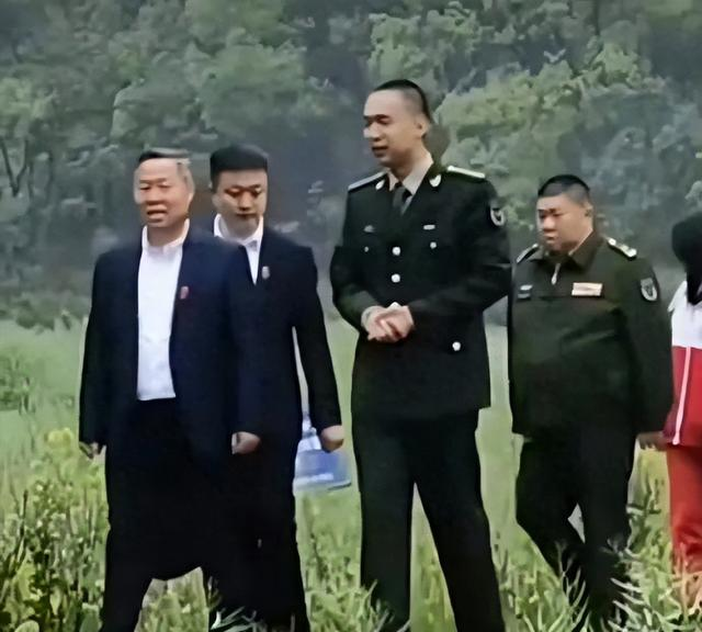 主席首位曾孙毛东东，出生日期有些特别，如今21岁国防科技读大三