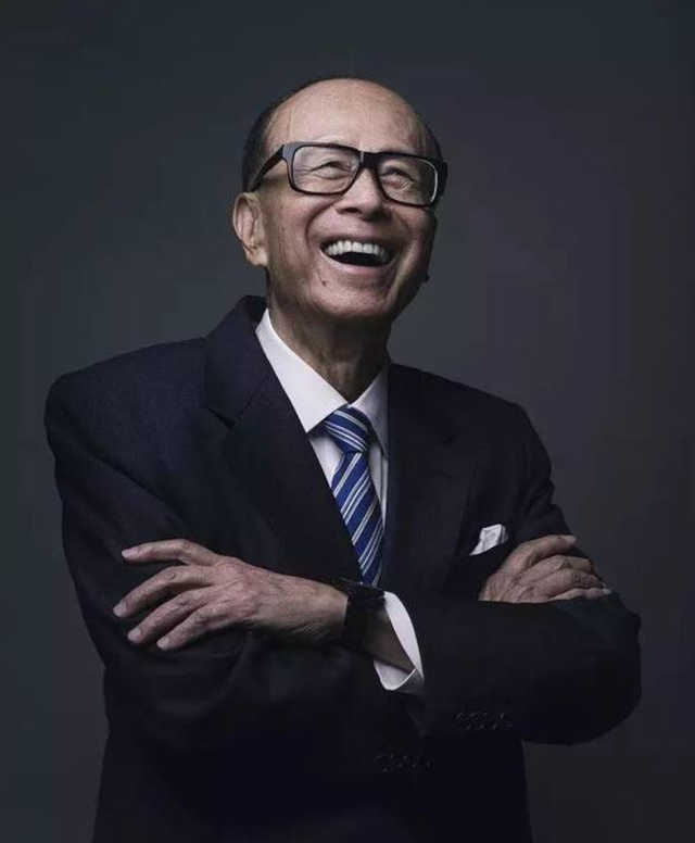 港口事件迎新转机，外交部再表态，看了李泽钜的事情我们想复杂了