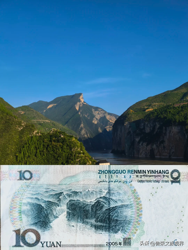 徒步三峡：霜叶漫山处，一步一千年