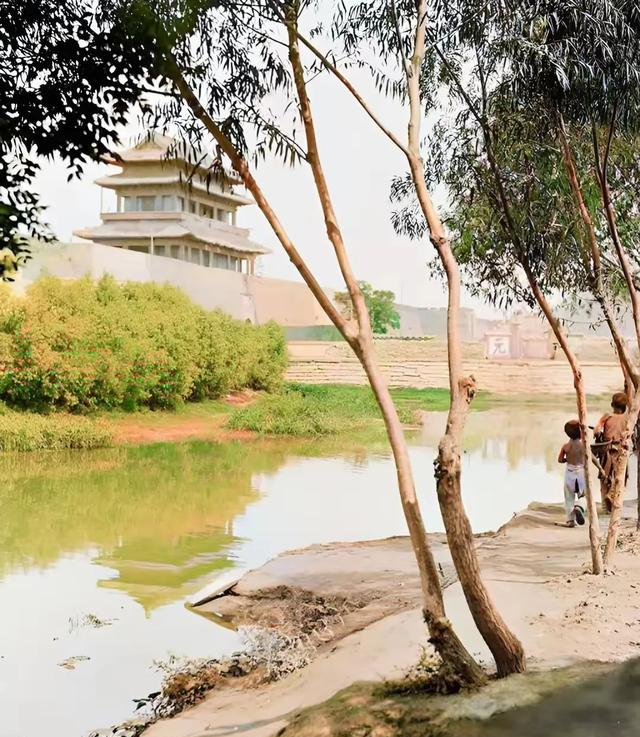 太壮观了吧——100年前北京城墙影像	，如果都还在，会是啥样？