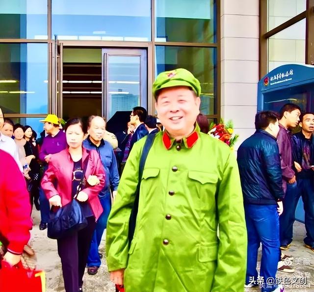 铁道兵战友延安行旅行团到达西安