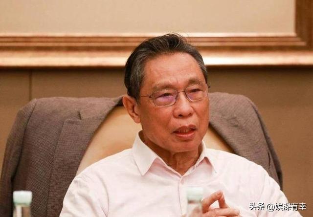 万万没想到，钟南山如今89岁高龄的妻子，也能为他“争光”了