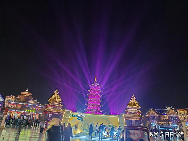 荆州方特的"文化夜经济":不只有烟花秀，还让古城留住了游客的夜