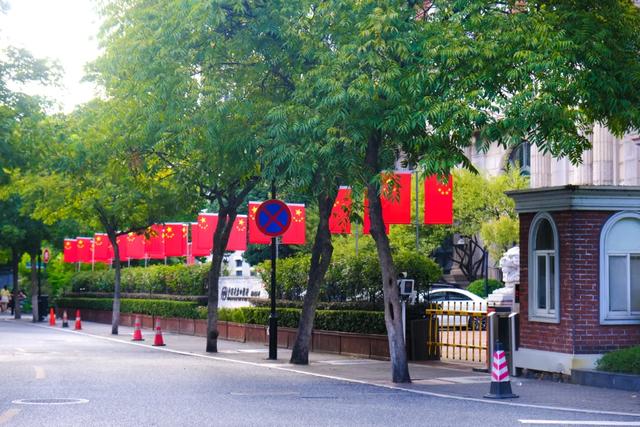 漫步拱墅，邂逅满街“中国红”！
