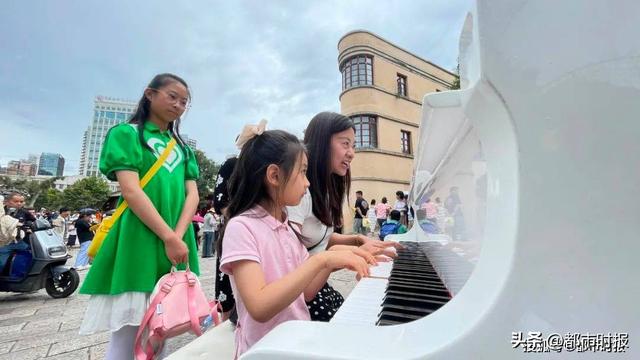 从聂耳、咖啡、野生菌到足球 今夏昆明用文化在全国“出圈”