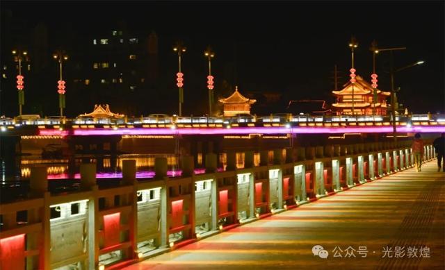 敦煌党河风情线绝美秋色引客来（之一）