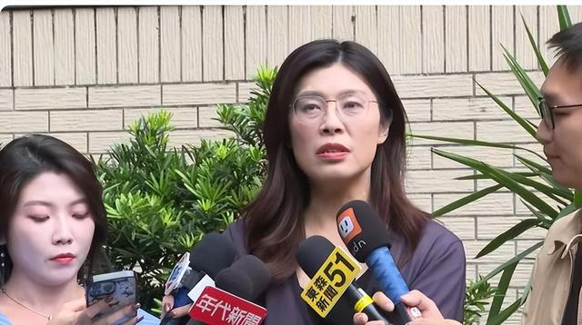 被称“脓包	”后，郑丽文任命新大将，向大陆摊牌	，蔡正元表态亮了