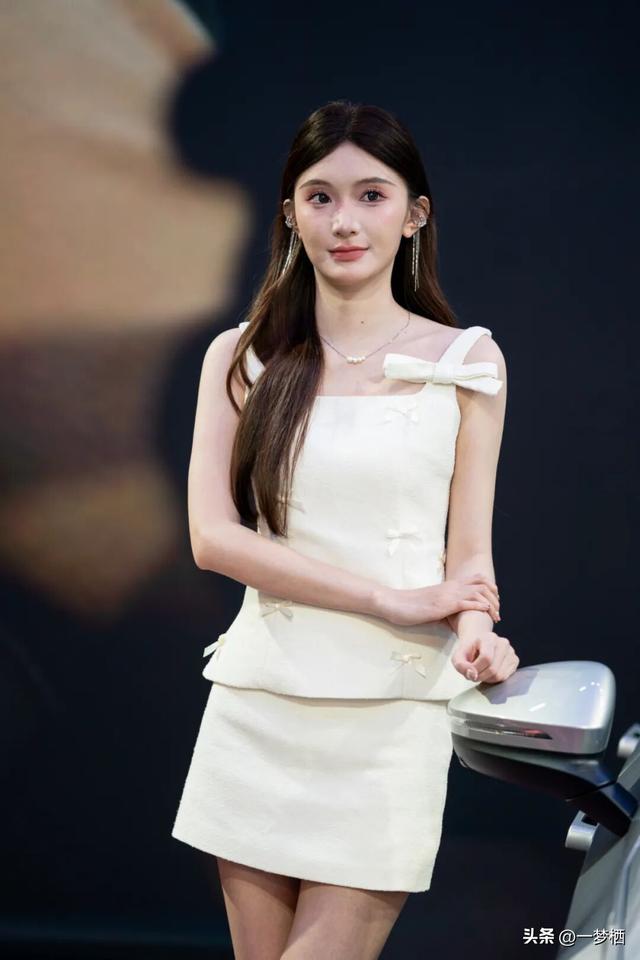 2025成都车展上的模特们