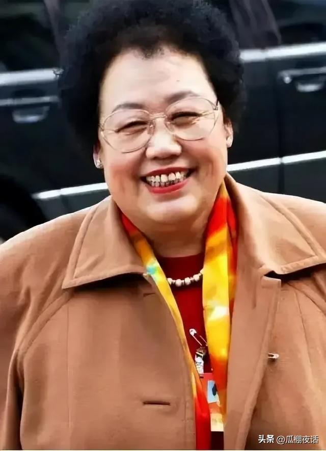 京圈四大富婆，身价过百亿，出门私人飞机，甚至坐拥北京一条街