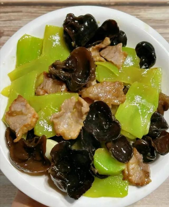 香辣过瘾的24道家常菜谱，简单易学，让幸福从餐桌开始！