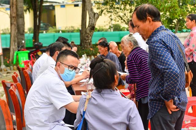 夏天22℃的小城，真能托付晚年吗？有人留下有人离开！